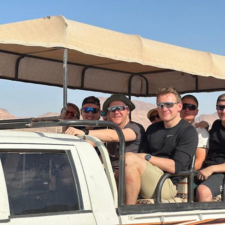 Wadi Rum Sunset Camp ภายนอก รูปภาพ