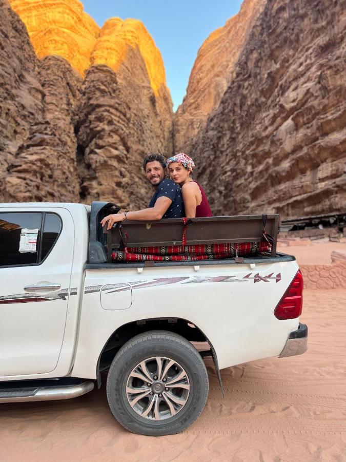 Wadi Rum Sunset Camp ภายนอก รูปภาพ