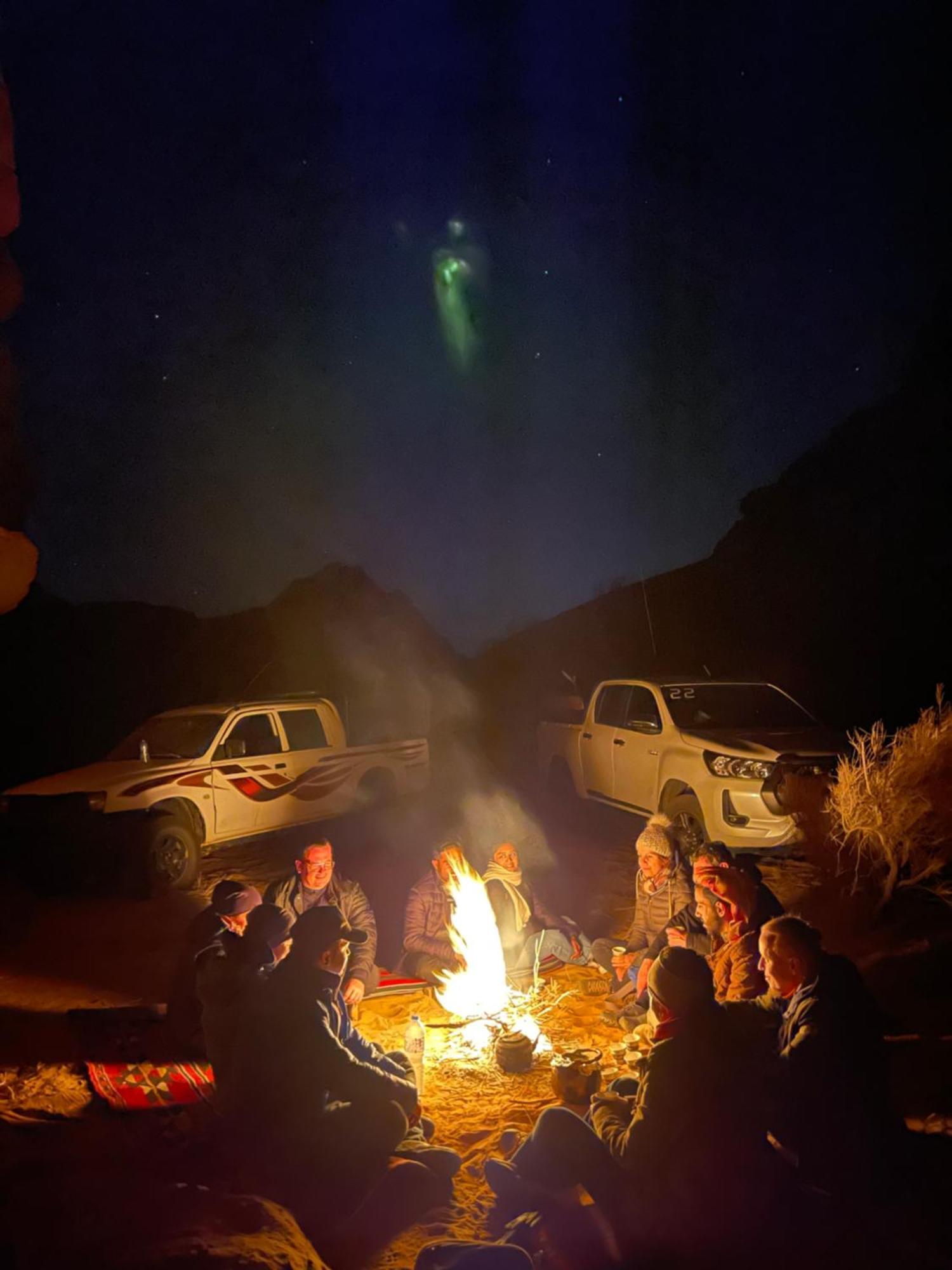 Wadi Rum Sunset Camp ภายนอก รูปภาพ